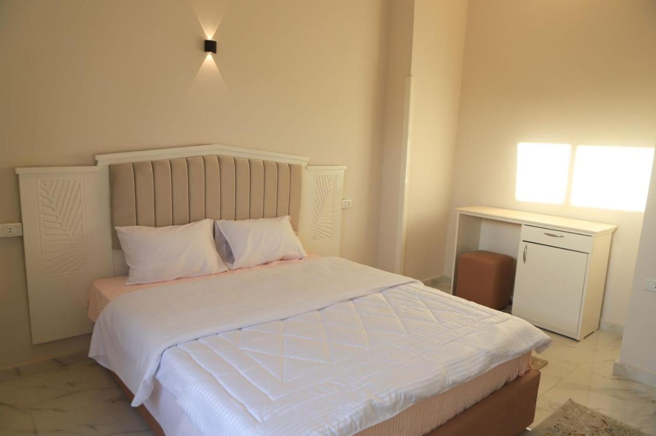 Royal Nile Villas - Pool View Apartment 2 ลักซอร์ ภายนอก รูปภาพ