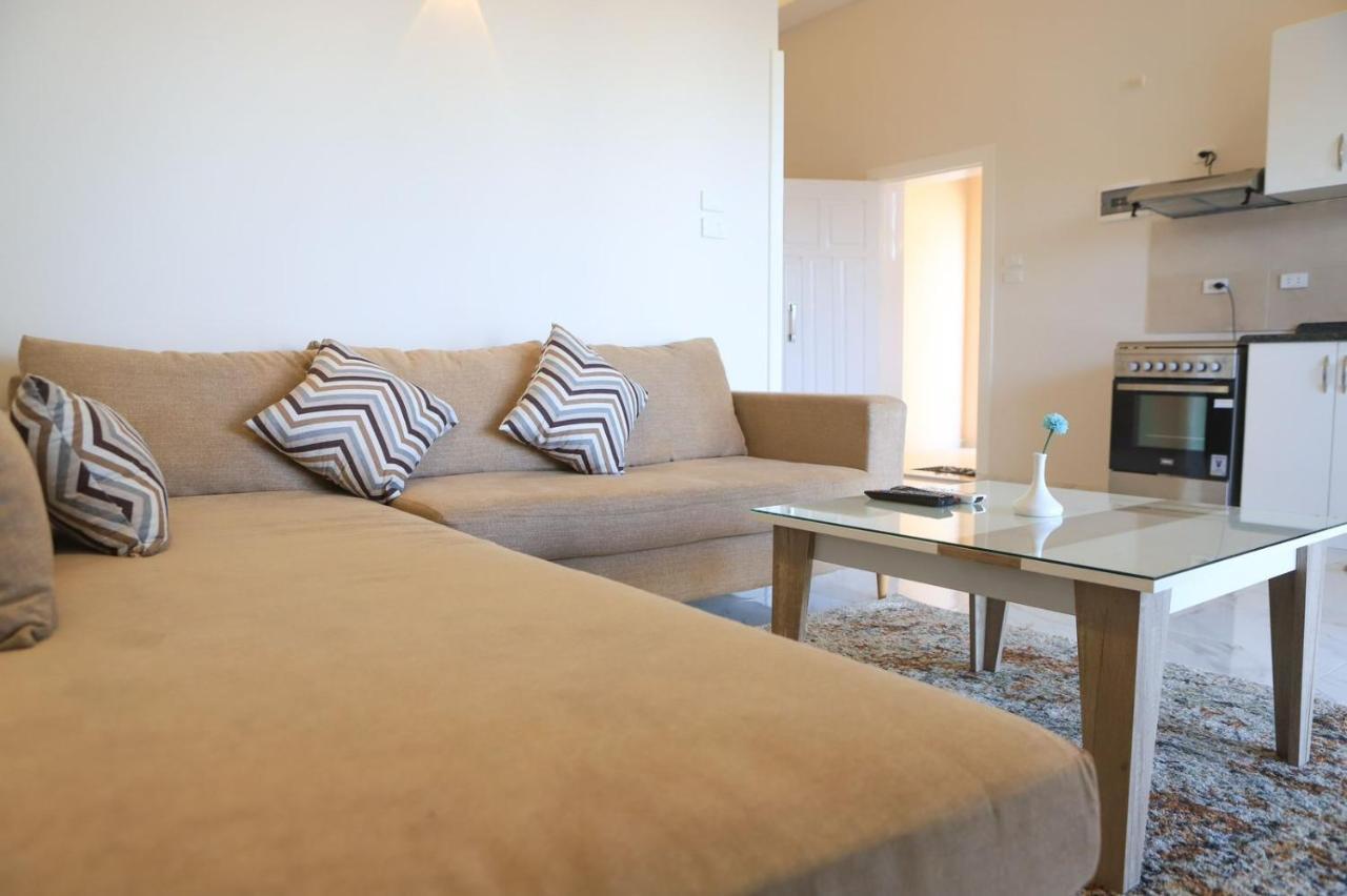 Royal Nile Villas - Pool View Apartment 2 ลักซอร์ ภายนอก รูปภาพ